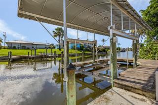 Villa Blue Marlin Waterfront Pool Dock Retreat - Cape Coral - 4
