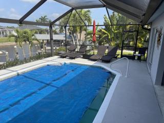 Villa Ambiente Luxury Pool Home On Canal - Cape Coral - 0