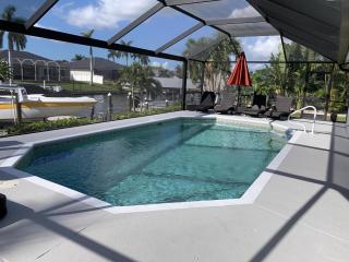 Villa Ambiente Luxury Pool Home On Canal - Cape Coral - 1