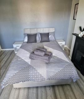 Modern spacious double bed room in Bromley - - 8