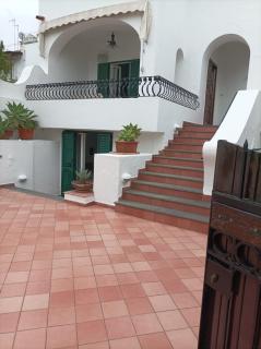 Elegante Villa al centro di Ischia Porto - Ísquia - 4