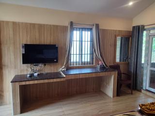 Golden Lake View Resorts - Yercaud - 4