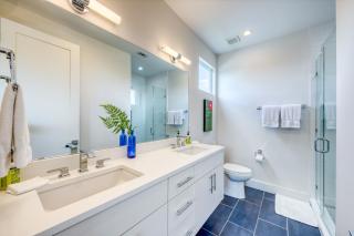 Contemporary Home Centrally Located Near SoCo & DT - Austin - 7