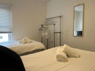 2 Bedroom House in Essex - Colchester - 2