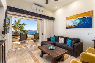 Stunning 2 BR with Ocean Views & Jacuzzi by the Beach - Cabo San Lucas - 9