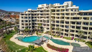 Stunning 2 BR with Ocean Views & Jacuzzi by the Beach - Cabo San Lucas - 8