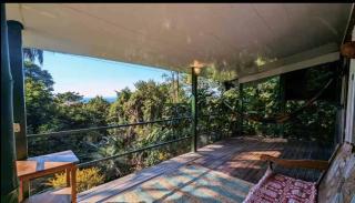 Iwa Zaru Sea view treehouse Free park tour & breakfast - 1