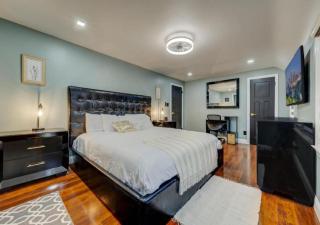 South Euclid Home 10 Minutes to Cleveland Clinic - 3