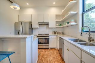 Private Suite in Historic Austin B&B Sleeps 2 - 1