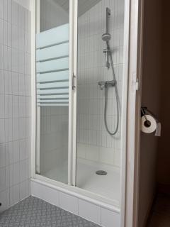 Chambre double avec salle de bain et toilettes séparés , Kitchenette partagée - La Rochelle - 7