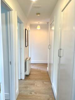 Comfortable 2-Bedroom Apartment near Airport - Dublin - 7