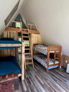 Cabin3 Francis A-Frame Bunkhouse - - 4