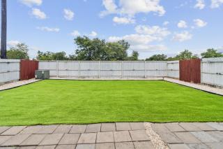 Luxury 4BRS-3Baths Home, King Bed & Private Gym - Katy - 4