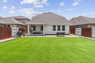 Luxury 4BRS-3Baths Home, King Bed & Private Gym - Katy - 6
