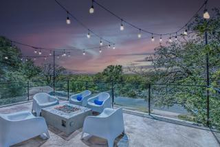4BR Sleeps 10 BBQ Firepit & Walk To Zilker - Austin - 0