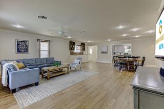 4BR Sleeps 10 BBQ Firepit & Walk To Zilker - Austin - 4
