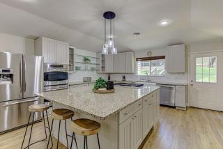 4BR Sleeps 10 BBQ Firepit & Walk To Zilker - Austin - 1