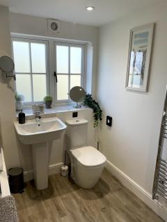 Spacious Family Friendly Cottage - 4