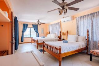 Blue Marlin Beach Resort - Dangriga - 4