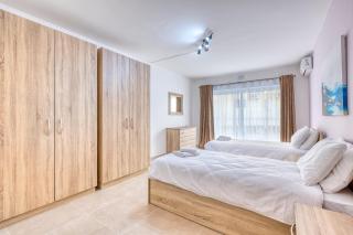 New! Spacious 4-Bedroom Duplex apt by SF Homes - 6