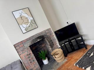 2-Bed Home with Parking & Wi-Fi - Swansea - 8