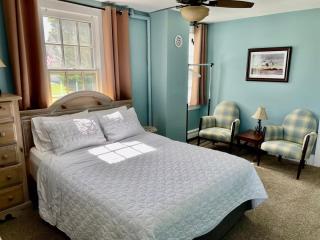 Hoppy Hill Farm House - 3