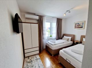 Apartment Pacifik Lux & Private Garage - Sarajevo - 1