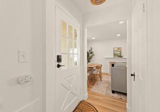 3BR Home Bright and Open In Euclid Near Cleveland - Euclid - 1