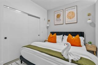 OTR King Bed Free Parking Gym Pool Top Floor - 8