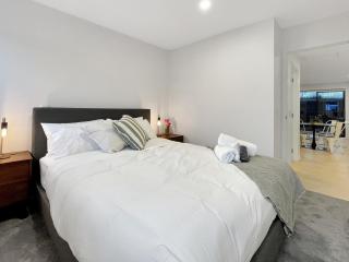 Spacious Allen Street 1BR Stay - Christchurch - 8