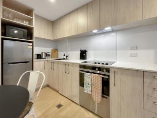 Spacious Allen Street 1BR Stay - Christchurch - 6