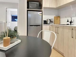 Spacious Allen Street 1BR Stay - Christchurch - 1