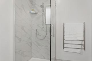 Vibrant and Homey Townhouse - 5