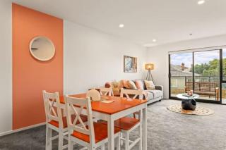 Well-styled Vibrant 2 Bed Home - Auckland - 7