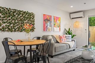 Trendy 2 Bed Accommodation - Auckland - 8