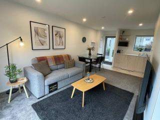 2 Bed 2 Bath Retreat - Christchurch - 4