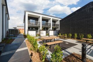 Trendy Inner-City Apartment - 1