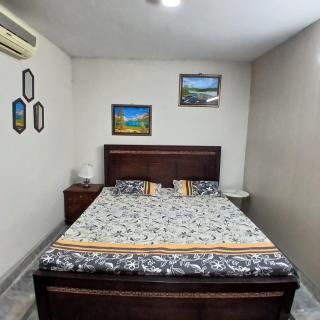 Elegant Single Bedroom Islamabad - 0