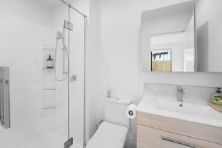 Vibrant Tauranga 2 Bed 2 Bath - 1