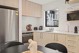 Charming 2 Bed Family Home - Auckland - 5