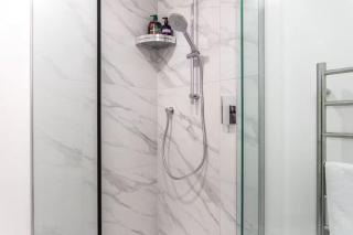 Vibrant 2 bed Henderson Abode - Auckland - 4