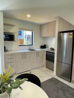 Stylish 1 Bed 1 Bath Retreat - Auckland - 1