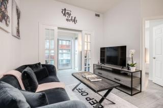 Modern 1BR and 1BA condo near Downtown with City Views - 5