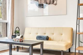 Cozy 2BR Home with Workspace Toronto Retreat - 6