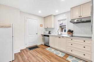 Cozy 2BR Home with Workspace Toronto Retreat - Toronto - 5