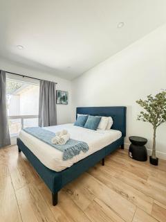 Lovely 4BR Family Haven with Pool and Backyard -FAL-UC - Los Angeles - 4