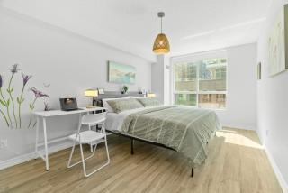 Downtown 2BR plus Den Condo with Parking, Walk to Hotspots - 3