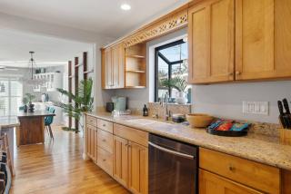 Splash Haven-Heated Pool-Huge Living Area-Sleeps 8 - Long Beach - 4