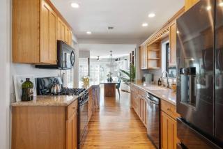 Splash Haven-Heated Pool-Huge Living Area-Sleeps 8 - Long Beach - 3