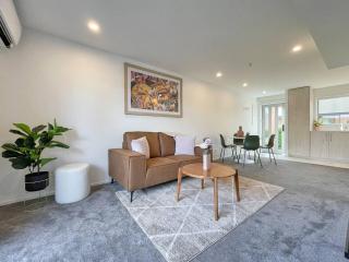 Perfectly Cosy Riccarton 2BR Abode - 6